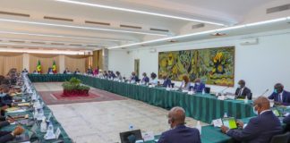 VACANCES GOUVERNEMENTALES : Macky Sall réquisitionne ses ministres, qui n’auront pas de pause