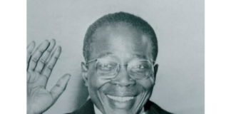 Il a essayé de raconter « tous les Senghor » dans sa biographie, il explique.