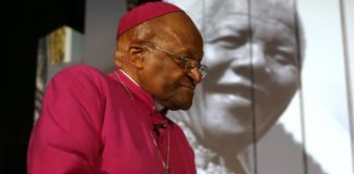 La dépouille de Desmond Tutu dans la cathédrale St Mary’s: Johannesbourg lui rend hommage