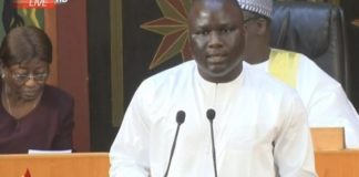 VOTE DU BUDGET: Dethié Fall tance Antoine Félix Diome