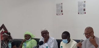 Rencontres littéraires en wolof à la Place du Souvenir africain: Regards croisés sur «Awo bi» et «Bataaxal bu gudde ni»