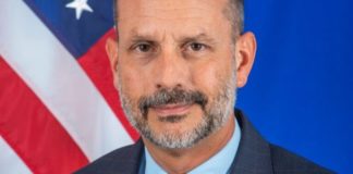 Christopher Lamora, nouvel ambassadeur américain au Cameroun, est marié à un homme
