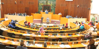 Nombre inchangé de députés à 165, après crêpage de chignons