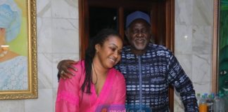 Fille aînée de Ismaïla Lô: Marie Lo chante son père