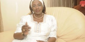 Aphone depuis deux ans: Aminata sort de son mutisme et attaque Macky, défend Yaw