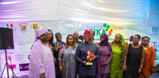 FIKA, Foire Internationale de Kaolack 2023: Idrissa Diabira, Directeur Général de l’ADEPME, reçoit le «Guerté d’Or de l’Engagement Patriotique»