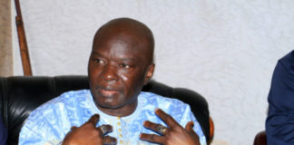 Considéré comme l’auteur d’une chanson dédiée à Ousmane Sonko, Oumar Pène sort de son silence et précise