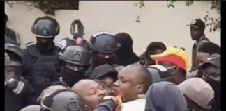 «MYSTÉRIEUX » LIQUIDE ASPERGÉ À SONKO : Yarga Sy extrait de prison pour donner sa version des faits