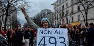 ACTU-MONDE : Après le 49.3, la mobilisation se poursuit toujours en France