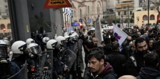 ACTU-MONDE : Le chef de la police grecque limogé après les violents affrontements lors des manifestations