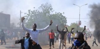 NGOR : Échauffourées entre les forces de l’ordre et les riverains, les journalistes encore gazés !