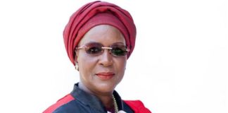 La prof de droit Amsatou Sow Sidibé prône le dialogue avec Macky