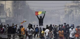 PROCÈS SONKO VS ADJI SARR : Des jeunes de la banlieue sécurisent leurs quartiers