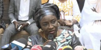 EN CONFÉRENCE DE PRESSE : Mimi Touré accuse Macky Sall d’avoir « ruiné la réputation du Sénégal »