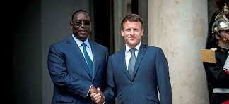 3ème mandat: Macron demande à Macky d’y renoncer et lui promet des postes à l’international