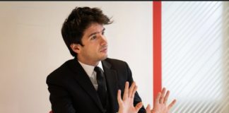 FRANCE : Le gouvernement porte plainte contre Juan Branco pour « pour avoir mis en danger des fonctionnaires français au Sénégal »