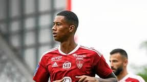 Brest : contrat résilié pour le footballeur Noah Fadiga, victime d’arythmie cardiaque