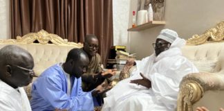 Pierre Goudiaby Atepa et Adama Lam (CNES) en médiation politique, reçus par le Khalife général des Mourides