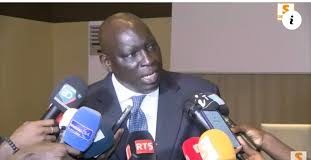 Madiambal : « Ces bouffons qui se rêvent Président du Sénégal »
