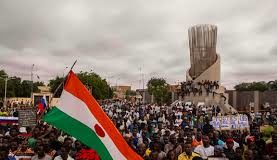 Le Niger prêt à mobiliser des civils face à une possible intervention militaire de la CEDEAO