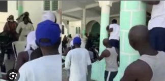 MOSQUÉE WAKHINANE NIMZATT : L’imam Samba Ndiathie convoqué à la police après des commentaires sur les « Baye Fall »
