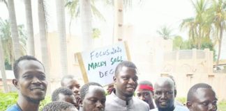 Manifestation au Mali : Ngagne Demba Touré devant l’Ambassade du Sénégal à Bamako