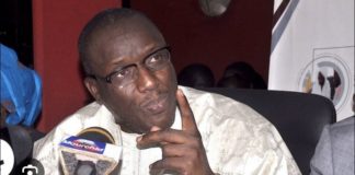 TROIS COLLÉGIENNES MORTES : Cheikh Oumar Hanne à Tassette Peulh pour présenter ses condoléances