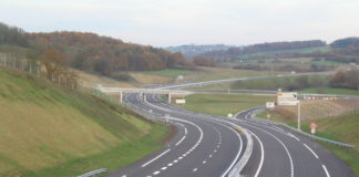 Infrastructures : Deux accords de prêt signés pour 65 milliards