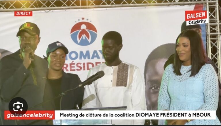 MEETING COALITION DIOMAYE PRÉSIDENT À MBOUR : Les deux épouses de Diomaye présentées par Sonko