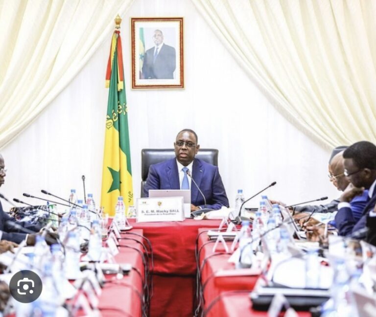 PALAIS : Macky présidera son dernier conseil des ministres ce mercredi