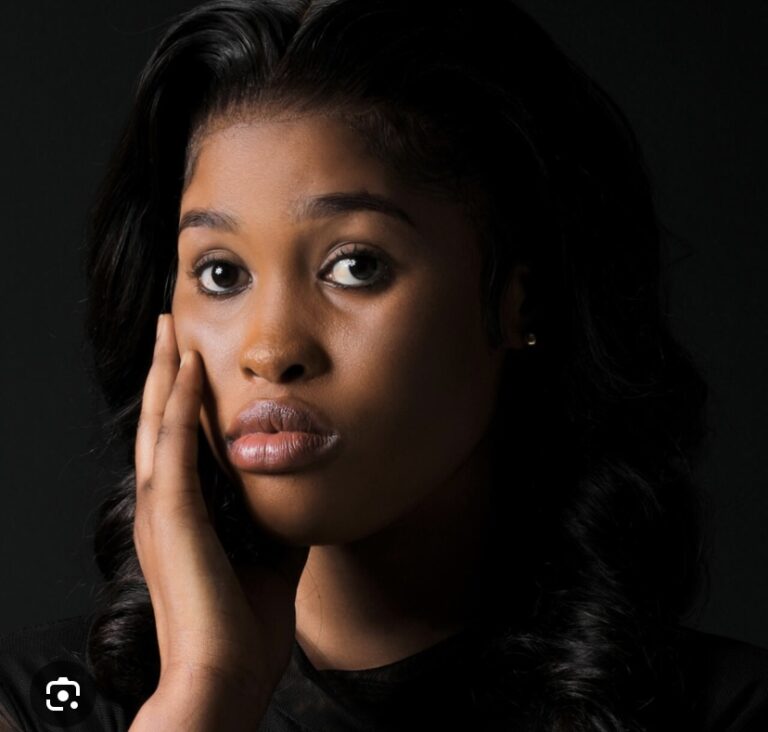 PEOPLE : Adji Sarr serait en Suisse sous le statut de réfugiée politique