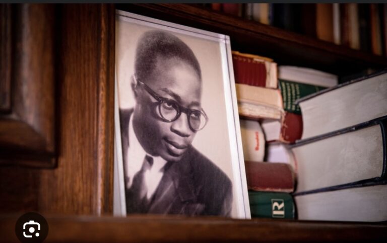 VENTE AUX ENCHÈRES DE LA BIBLIOTHÈQUE DE SENGHOR : L’État a entamé les négociations