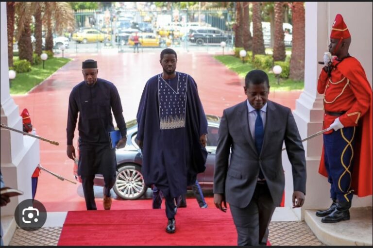 CÉRÉMONIE D’INVESTITURE : BASSIROU DIOMAYE FAYE 5e PRÉSIDENT DU SÉNÉGAL PRÊTE SERMENT