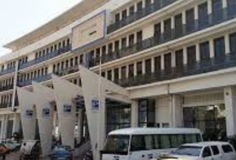 Maguette KANE hérite de la direction de la POSTE