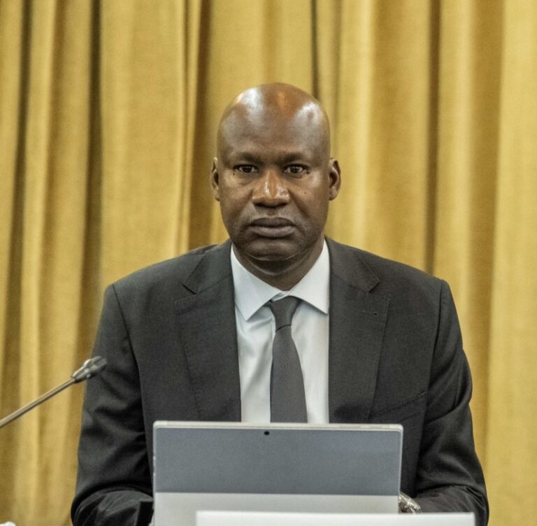 15 ANS DE CDD : Les agents contractuels du ministère de la Santé interpelle le nouveau ministre Ibrahima Sy