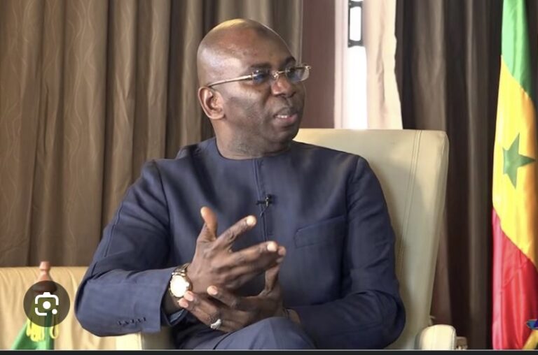 MAUVAISE CORRECTION DES COPIES DES EXAMENS : Moustapha Guirassy bat sa coulpe et va à Canossa