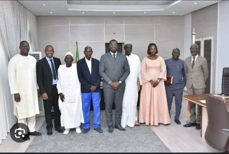 COLLECTIVITÉS TERRITORIALES : Le ministre Moussa Balla Fofana tend la main aux grévistes