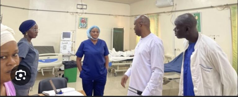 HÔPITAL ROI BAUDOUIN : Le personnel se réjouit de la visite du nouveau ministre de la Santé