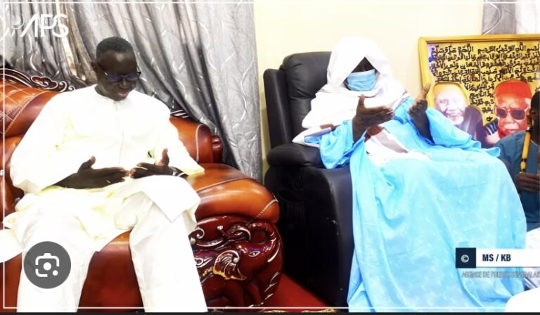 LOUGA : Le ministre de l’Intérieur reçu par le Khalife général de la famille omarienne