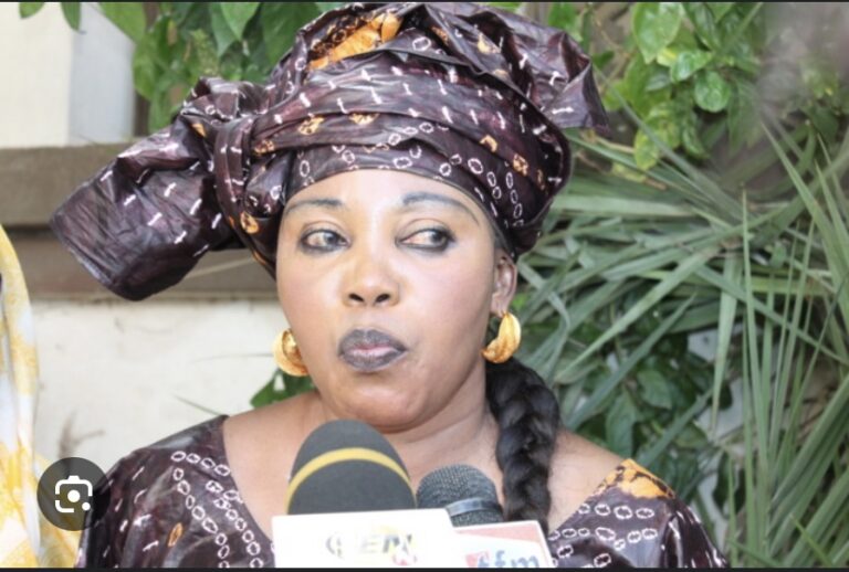 POLITIQUE : Awa Gueye nommée nouvelle présidente nationale des femmes de l’Apr