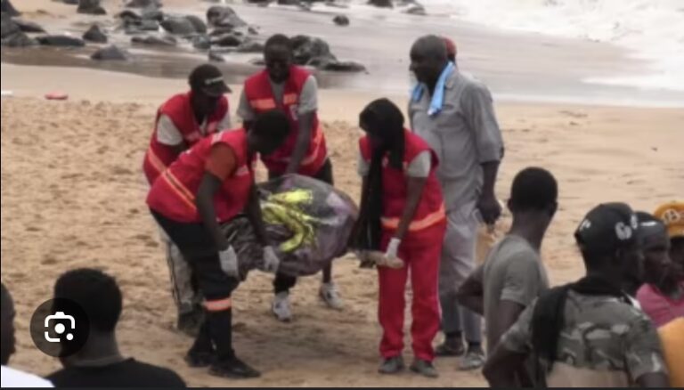 ‘MBEUK MI’ : Pirogue d’horreur, emplie de cadavres, vue au large des Mamelles