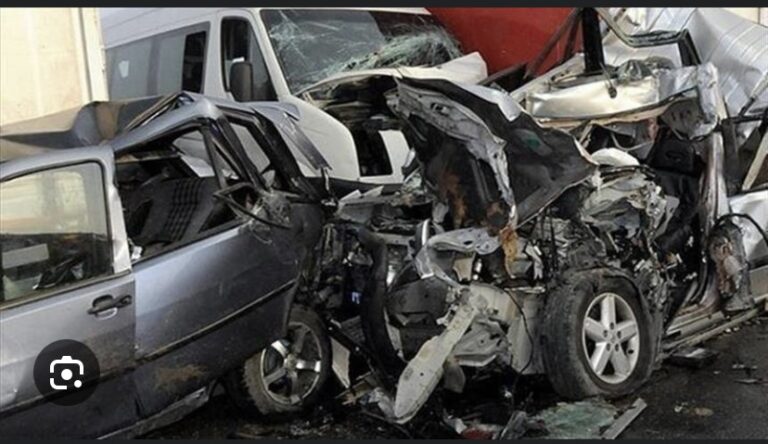 ACCIDENT : une collision entre un minicar et un bus fait quatre (4) morts et plusieurs blessés