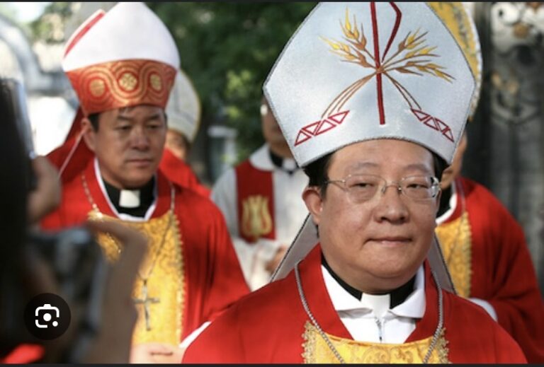 LES AUTORITÉS CHINOISES RECONNAISSENT UN PEU PLUS LES DROITS DES CATHOLIQUES