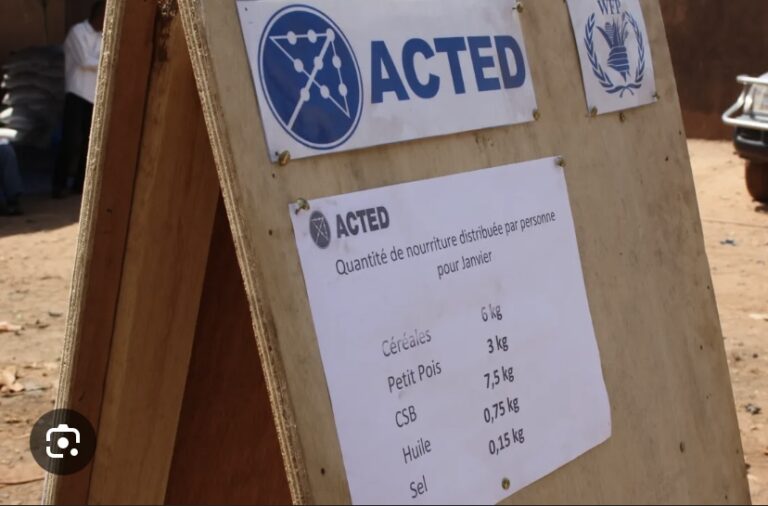 LES BIDASSES DE NIAMEY CHASSENT UNE ONG FRANÇAISE