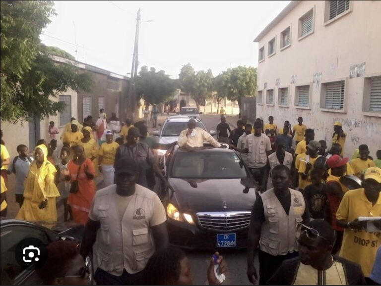 LÉGISL’HÂTIVES: Macky Sall en campagne sur ‘WathsApp’ depuis le Maroc