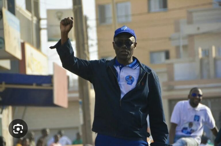 OUROSSOGUI : Thierno Alassane Sall bloqué par la gendarmerie pour laisser d’abord le convoi de Sonko passer