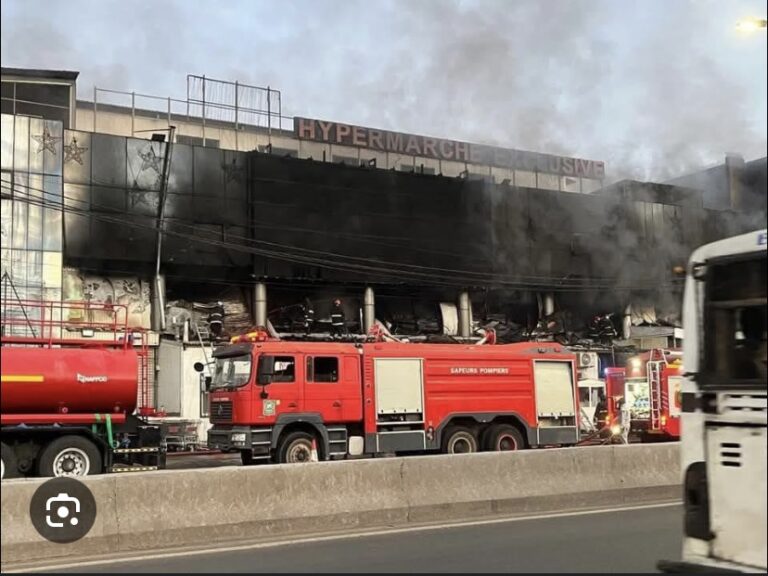 YOFF: L’hypermarché Exclusive ravagé par les flammes