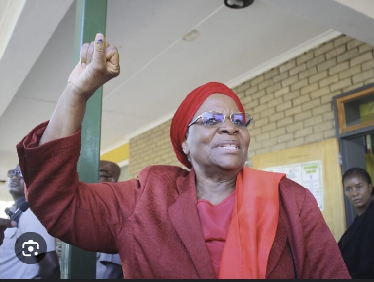 NAMIBIE: Netumbo Nandi-Ndaitwah devient la première femme Présidente à 72 ans