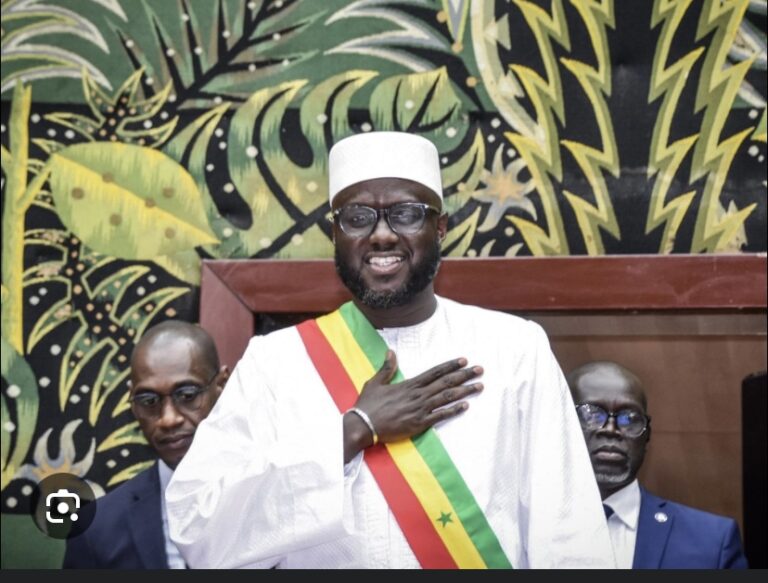 LOI DE FINANCES RECTIFICATIVE: El Malick Ndiaye suspend la séance pour cause de rapport tardif