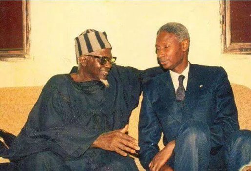 Le Khalife général Serigne Abdoul Ahad Mbacké et le président Abdou Diouf. C'était une relation entre père et fils.